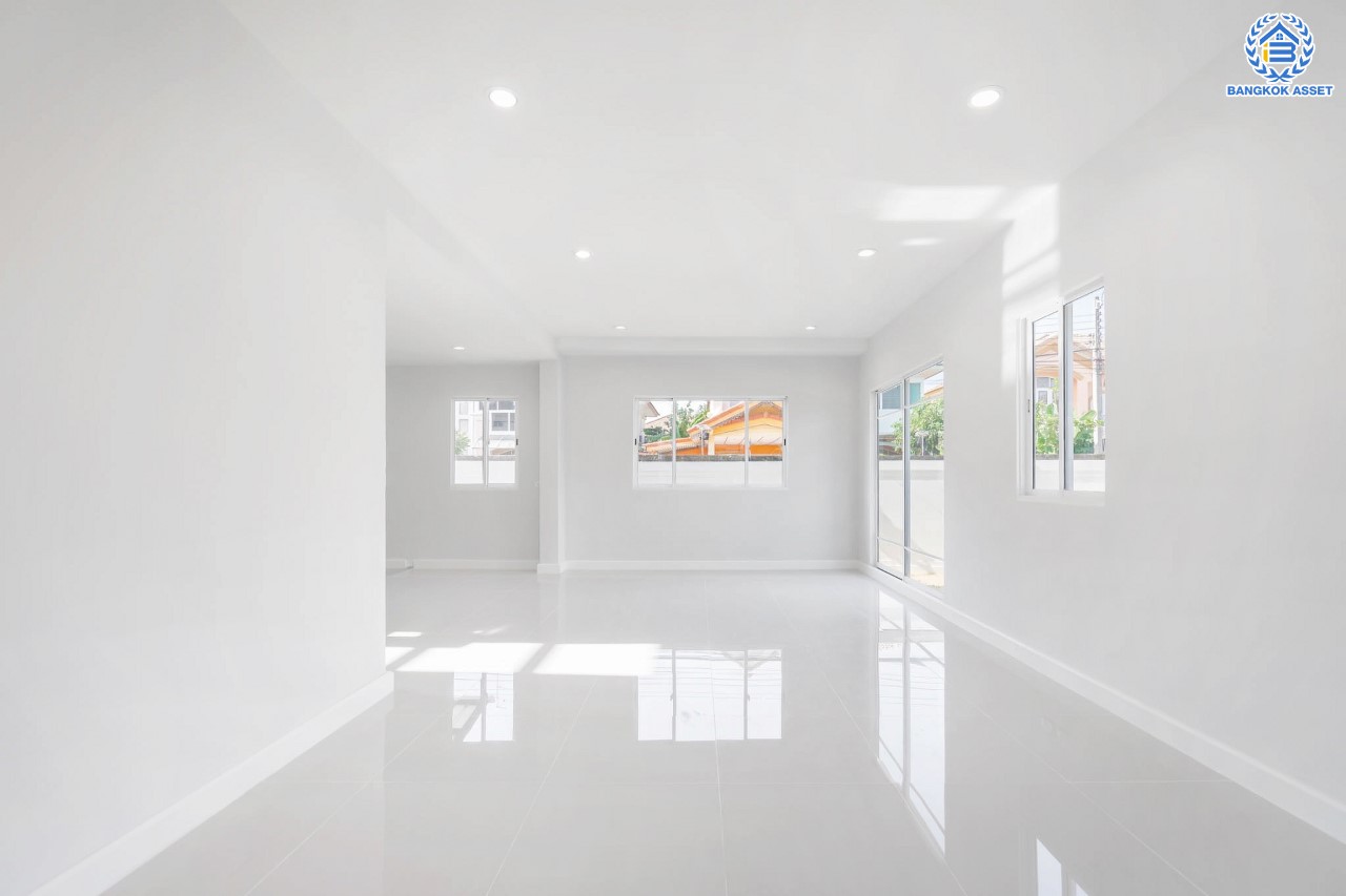 บ้านมือสองตกแต่งใหม่ หลังใหญ่ ดีไซน์ทันสมัย เนื้อที่ 53.8 ตร.ว. ม.ภัสสร14 บางใหญ่-กาญจนาฯ (ซ.กันตนา) รองรับทุกความสุข ฟังก์ชัน 3 ห้องนอน 2 ห้องน้ำ 2 ที่จอดรถ บนทำเลศักยภาพ ใกล้เซ็นทรัลเวสต์เกต ทางด่วน "ศรีรัช" และรถไฟฟ้า "สถานีตลาดบางใหญ่"